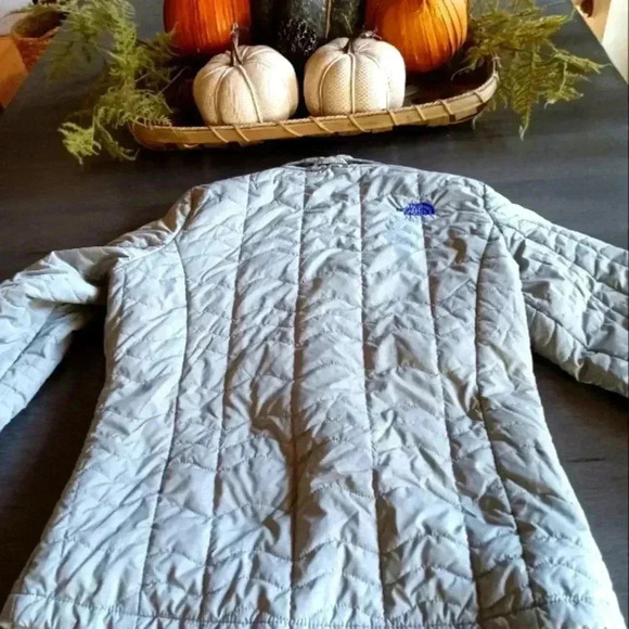 North Face Slim Jacket Woman's Like New - Picture 2 of 5